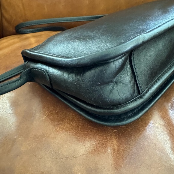 Vintage Black Turn Lock Leather Crossbody Dinky Bag Purse - Picture 9 of 15